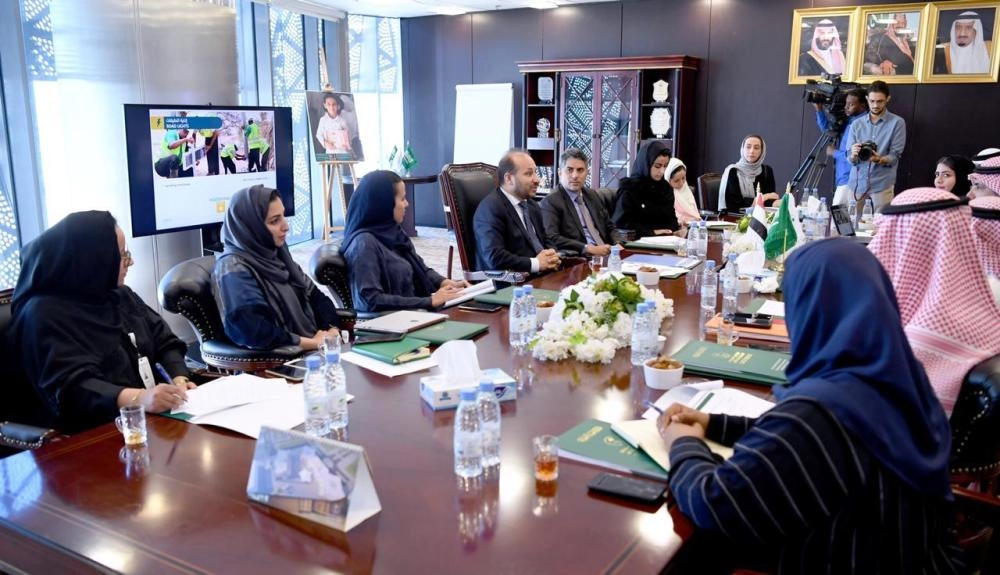 العوج : المشاريع السعودية رسالة أمل للمواطن اليمني
السفير آل جابر: الشعب اليمني في قلب واهتمام القيادة السعودية