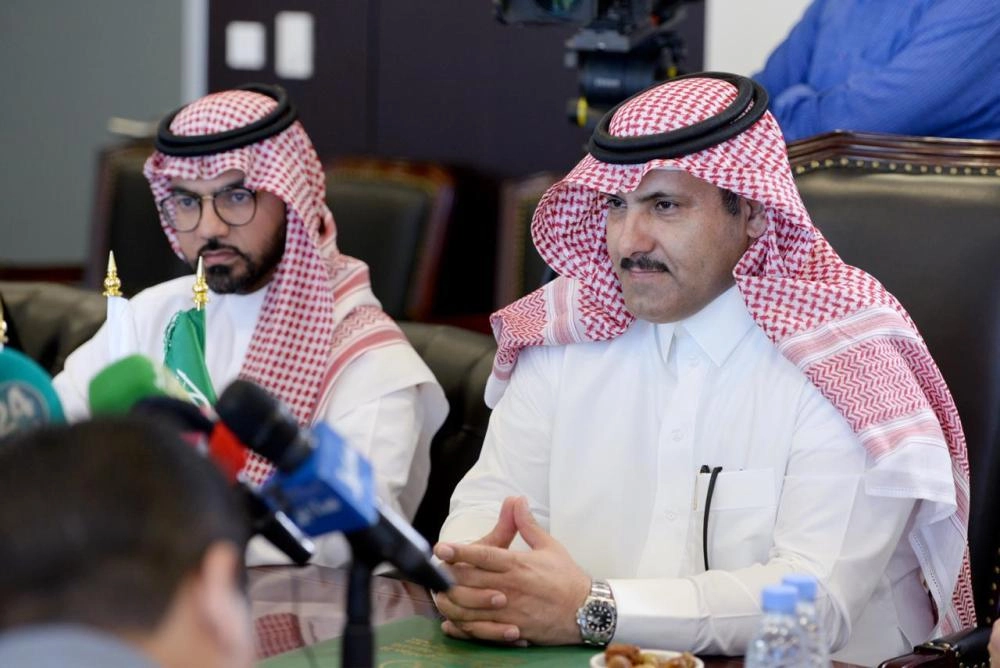 العوج : المشاريع السعودية رسالة أمل للمواطن اليمني
السفير آل جابر: الشعب اليمني في قلب واهتمام القيادة السعودية