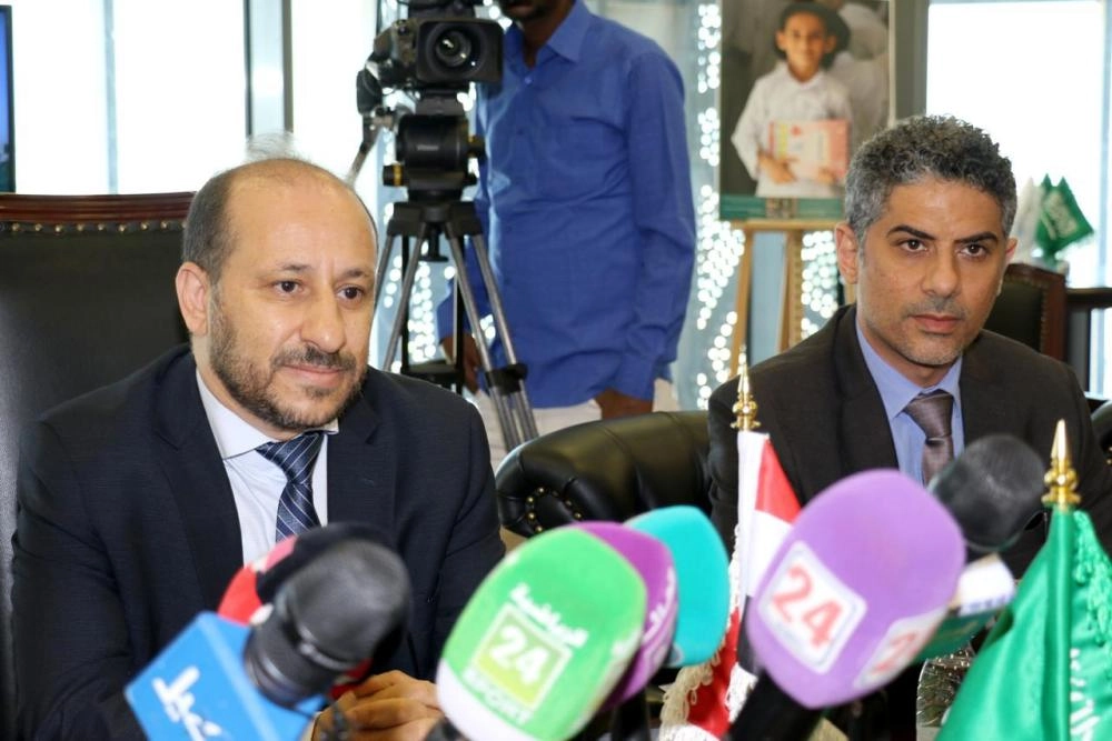 العوج : المشاريع السعودية رسالة أمل للمواطن اليمني
السفير آل جابر: الشعب اليمني في قلب واهتمام القيادة السعودية