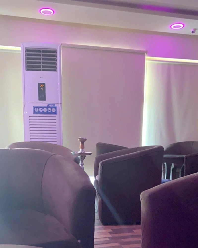 مطعم يقدم المعسل في جدة (مكة)