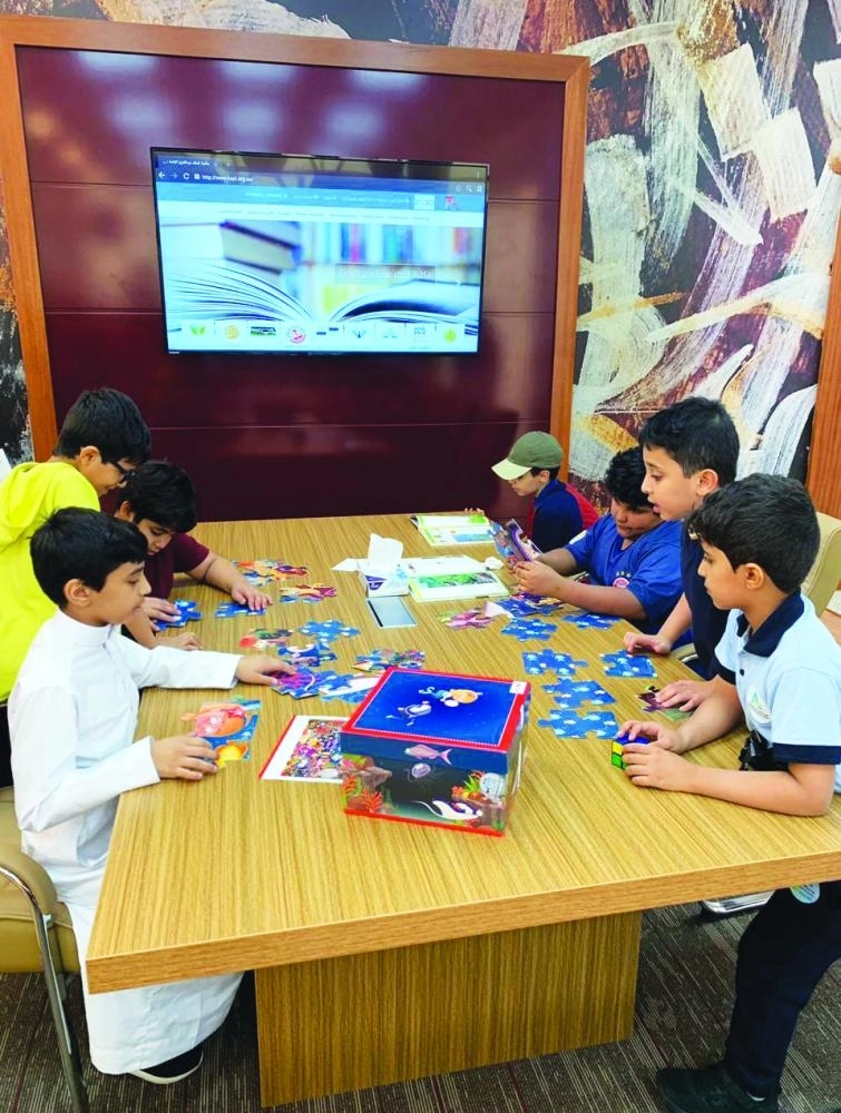 






ناشئة يتزودون بالمعارف في المكتبة      (مكة)