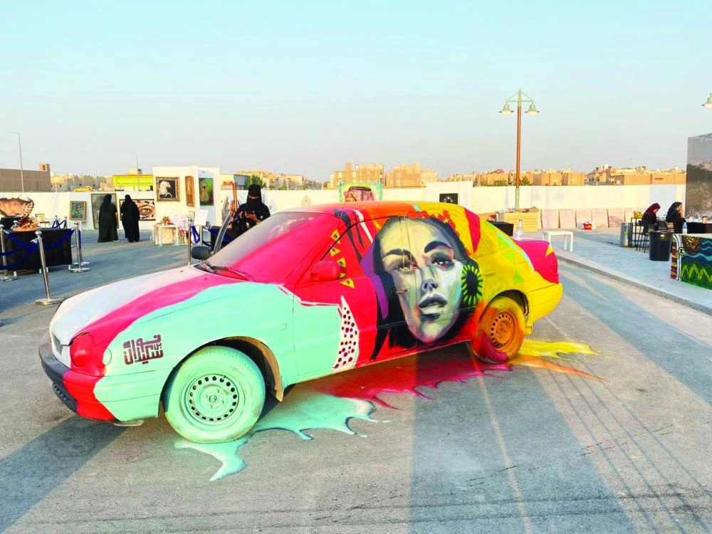 






السيارة كما بدت بعد التعديل                        (مكة)