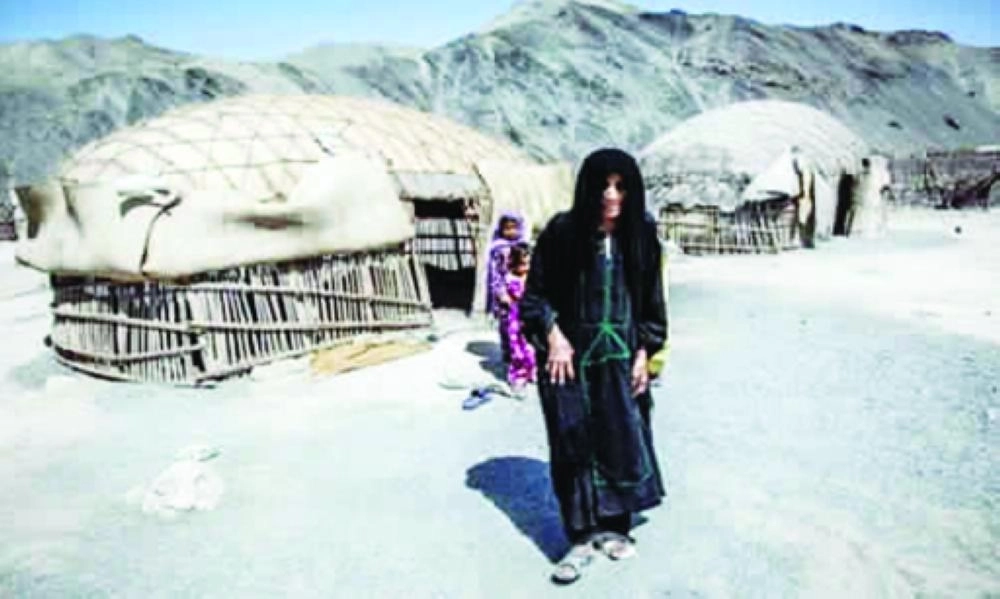 






إيرانية تسكن في كوخ