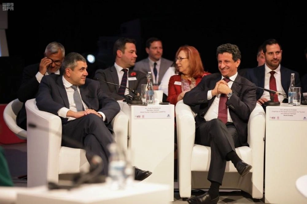 الخطيب في قمة وزارية بلندن