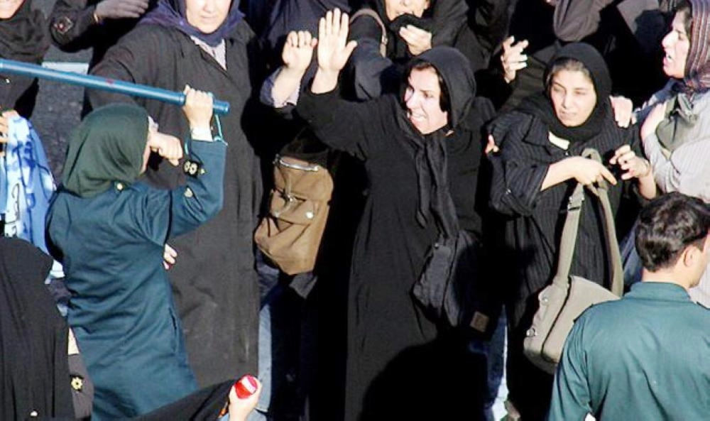 العنف ضد المرأة في إيران                                                 (مكة)