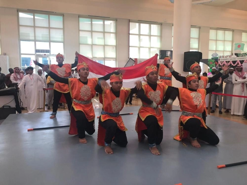 مهرجان ثقافات الشعوب الأول بأم القرى (مكة)