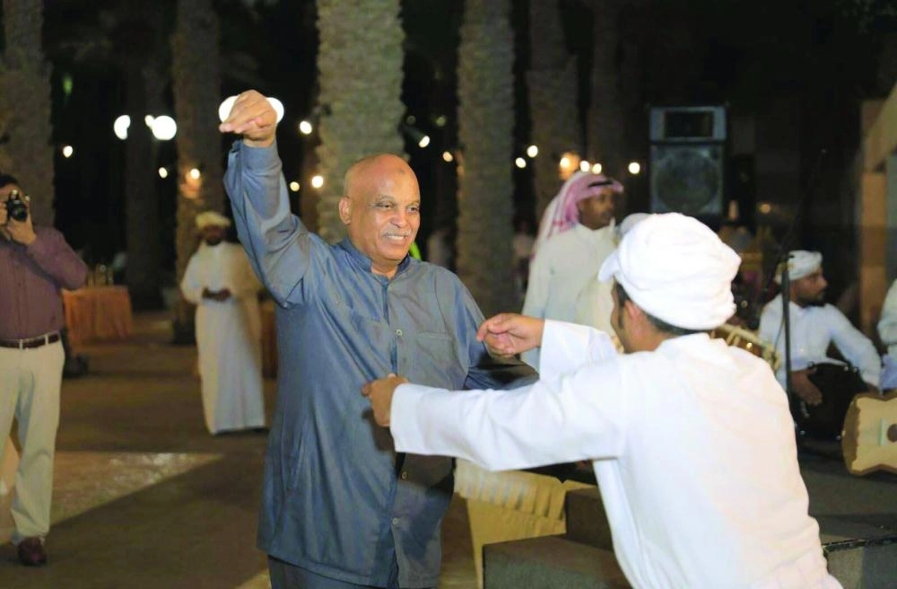 من العروض الفنية الفلكلورية                                                              (مكة)