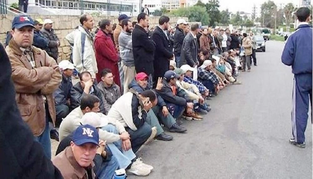 






طوابير البطالة في طهران                                                                                                   (مكة)