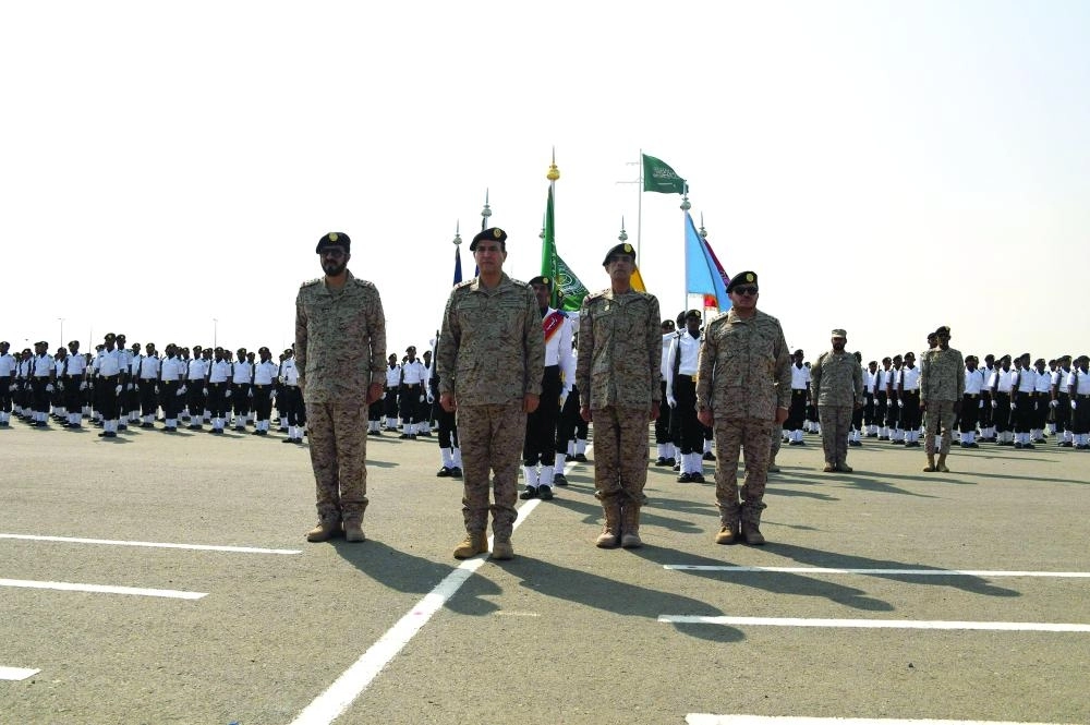 






حفل تخريج دورة الفرد الأساسي                                  (واس)