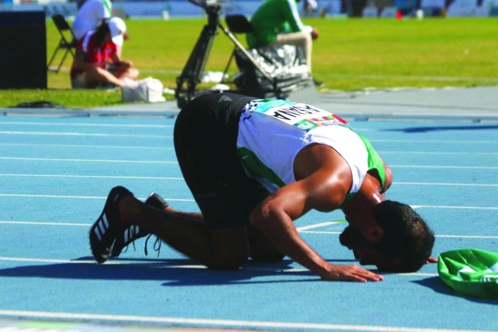 نور الصناع يسجد لله شكرا (إعلامي القوى)