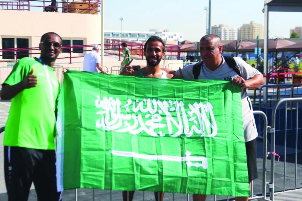 






.. ويحتفل مع البعثة السعودية