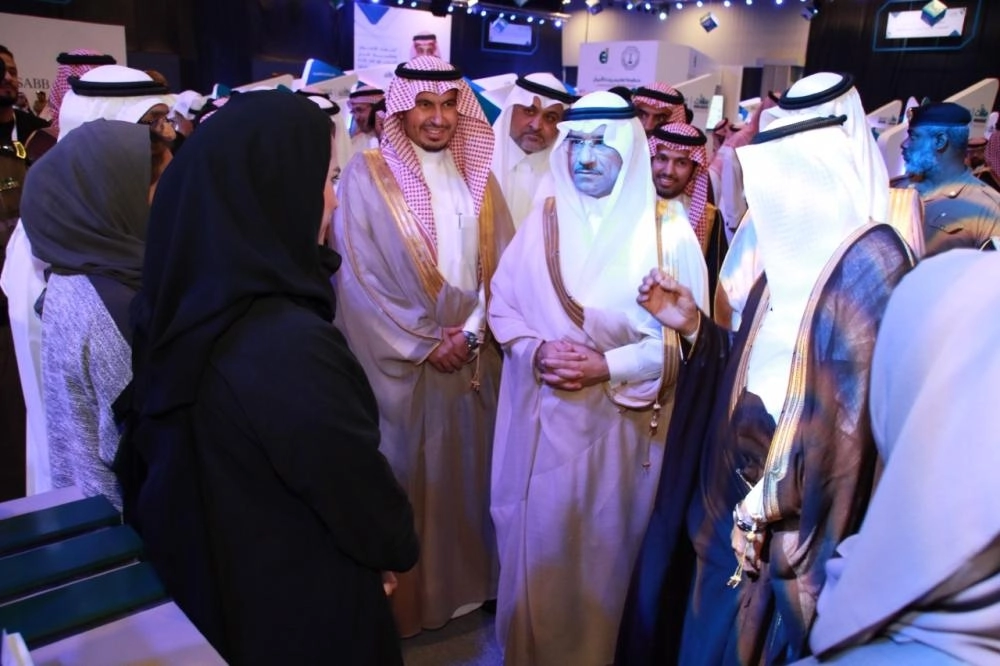 البتال والبواردي خلال الجولة على المعرض    (مكة)