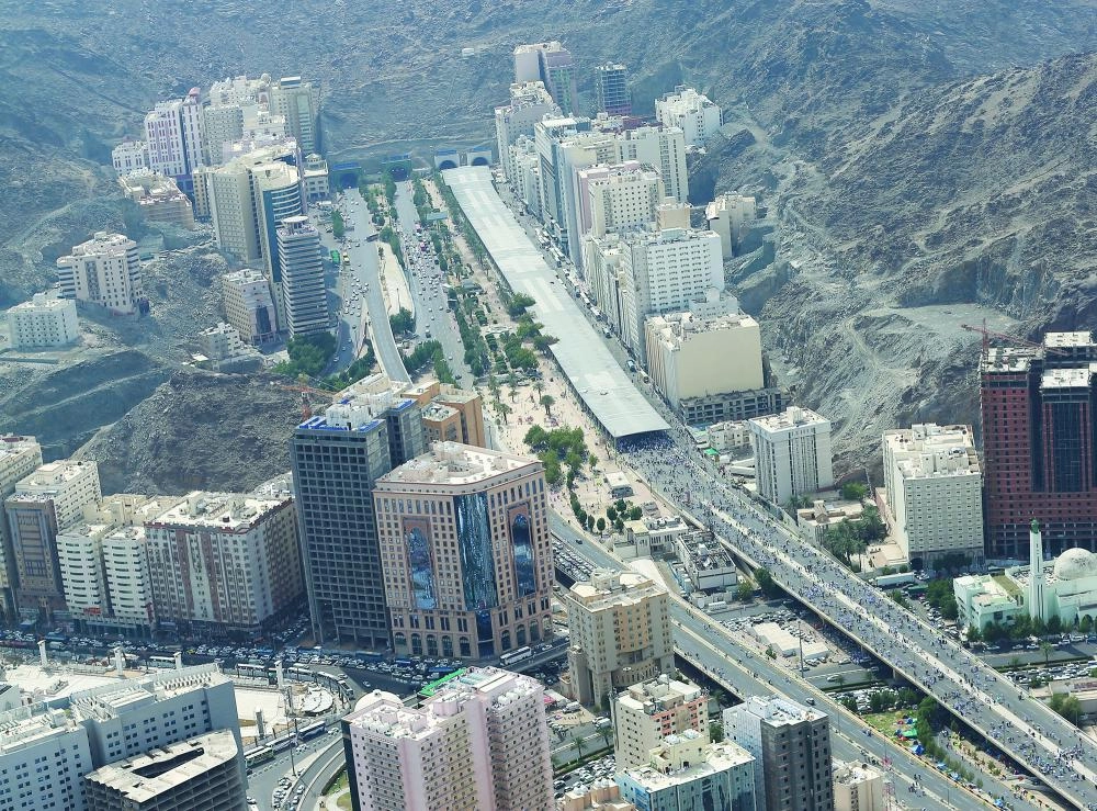 






مساكن حجاج في أحد أحياء العاصمة المقدسة                 (مكة)