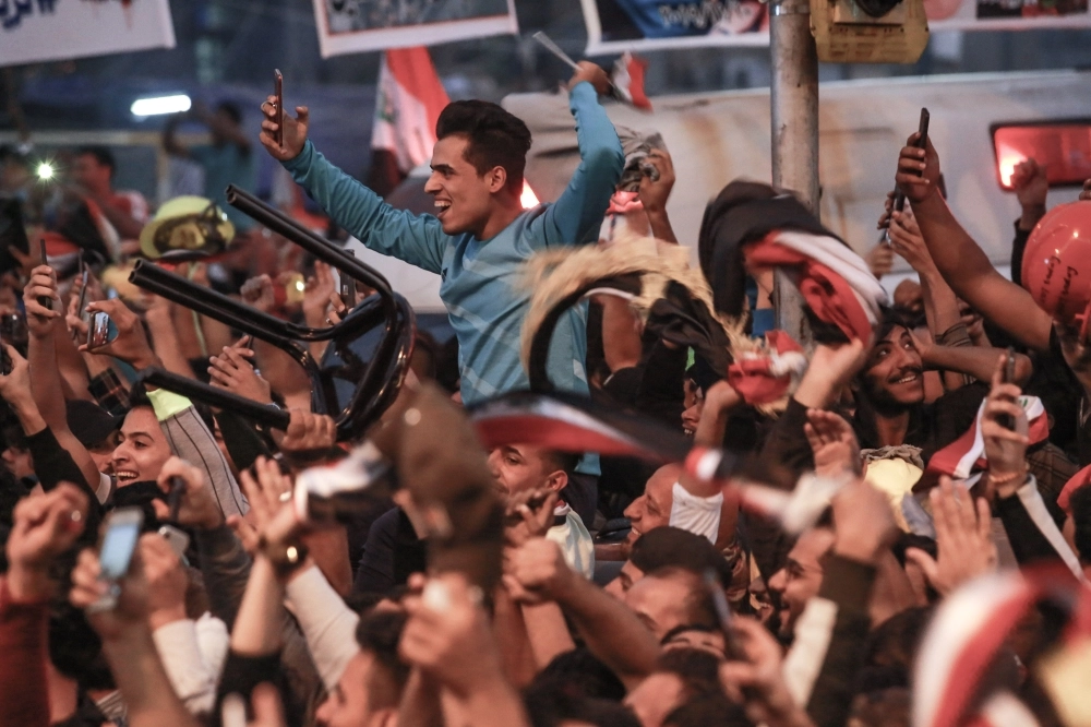 






الشباب العراقي انفجر غضبا في وجه تدخلات إيران                                         (د ب أ)