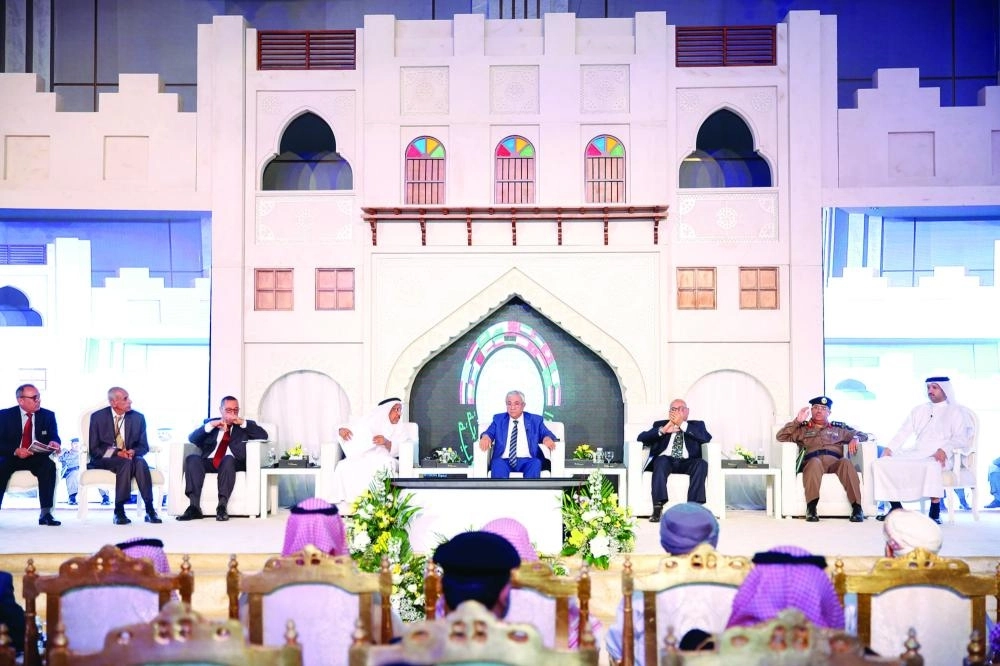 مشاركون في جلسات الملتقى                                            (مكة)