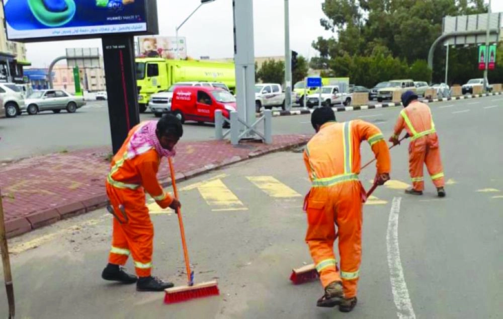 كنس وتنظيف الشوارع                               