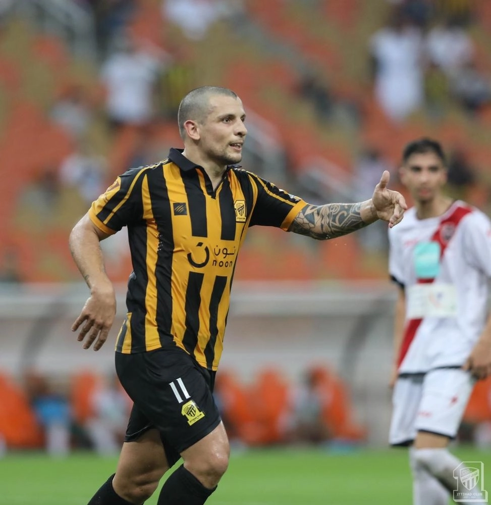 






 إيميليانو فيتشو    (إعلامي الاتحاد)