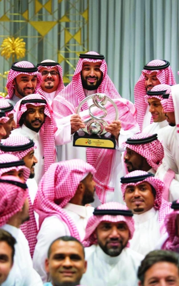 الأمير محمد بن سلمان خلال استقباله فريق الهلال                                                  (واس)