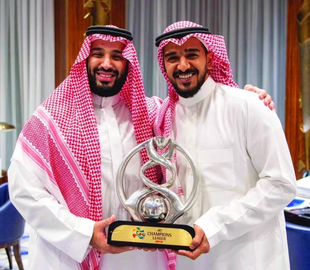 الأمير محمد بن سلمان خلال استقباله فريق الهلال                                                  (واس)