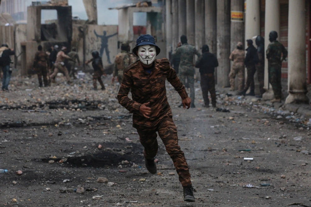 اشتباك بين المتظاهرين والأمن (د ب أ)