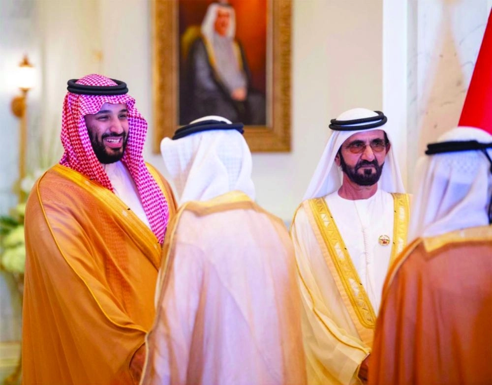 ولي العهد لدى لقائه نائب رئيس الإمارات بقصر زعبيل في دبي أمس (واس)