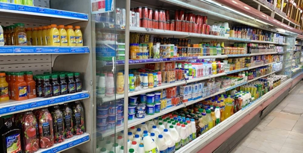 عصائر ومشروبات في أحد المراكز التجارية بجدة                                                       (مكة)