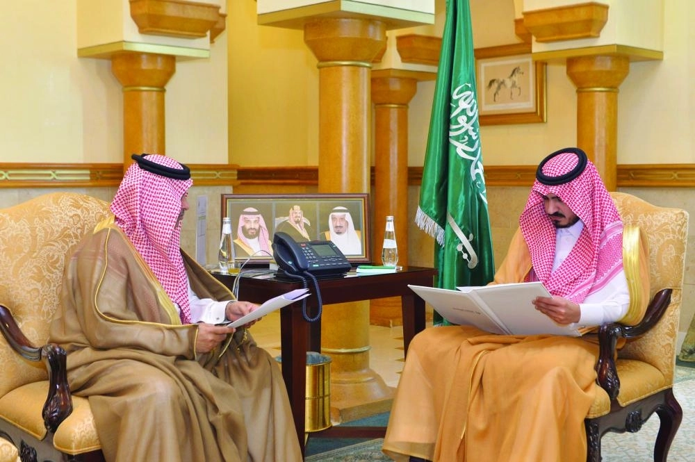 بدر بن سلطان لدى استقباله مشعل الزبيدي  (مكة)