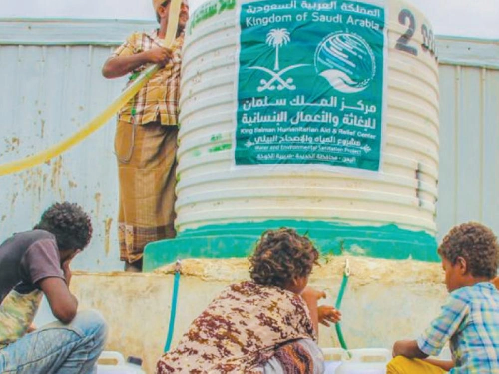 مركز الملك سلمان يضخ المياه الصحية بالحديدة (مكة)