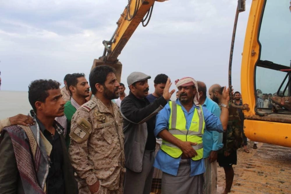 «إعمار اليمن» يمهّد الطرق المتضررة في محافظة سقطرى