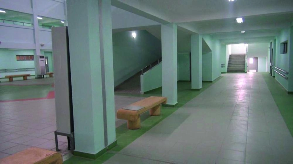 الممرات والساحات الداخلية