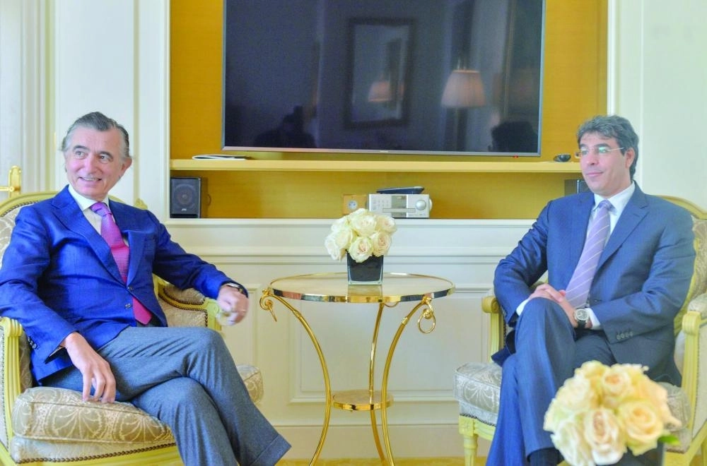 



عواد العواد لدى لقائه فيليب دوست بلازي                 (واس)