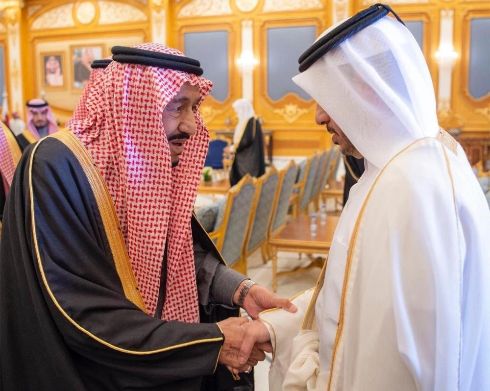 خادم الحرمين لدى استقباله رئيس مجلس الوزراء وزير الداخلية بقطر الشيخ عبدالله بن ناصر آل ثاني  (واس)