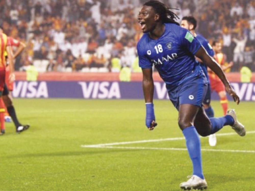 قوميز عقب تسجيل الهدف  (مكة)