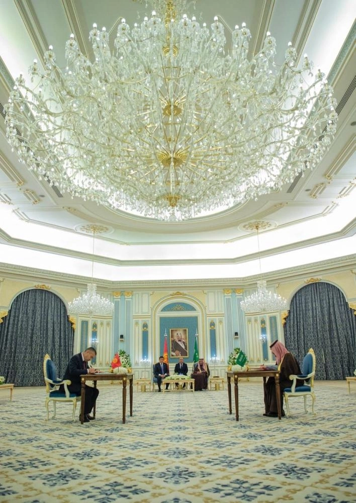 خادم الحرمين ورئيس جمهورية قرغيزستان يشهدان توقيع 6 اتفاقيات ومذكرات تفاهم (واس)
