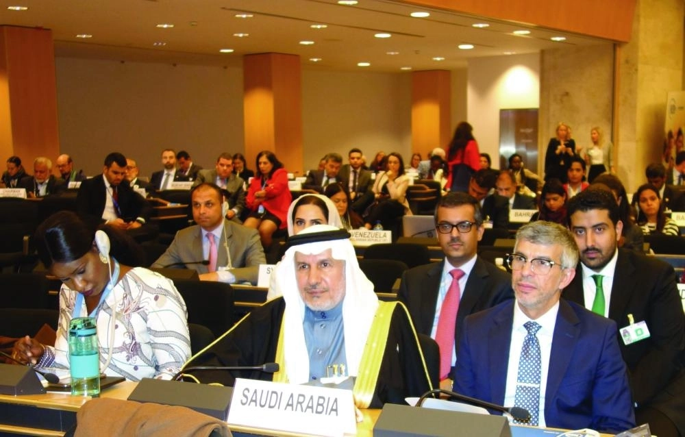 






الربيعة خلال مشاركته في المنتدى العالمي الأول للاجئين                             (واس)