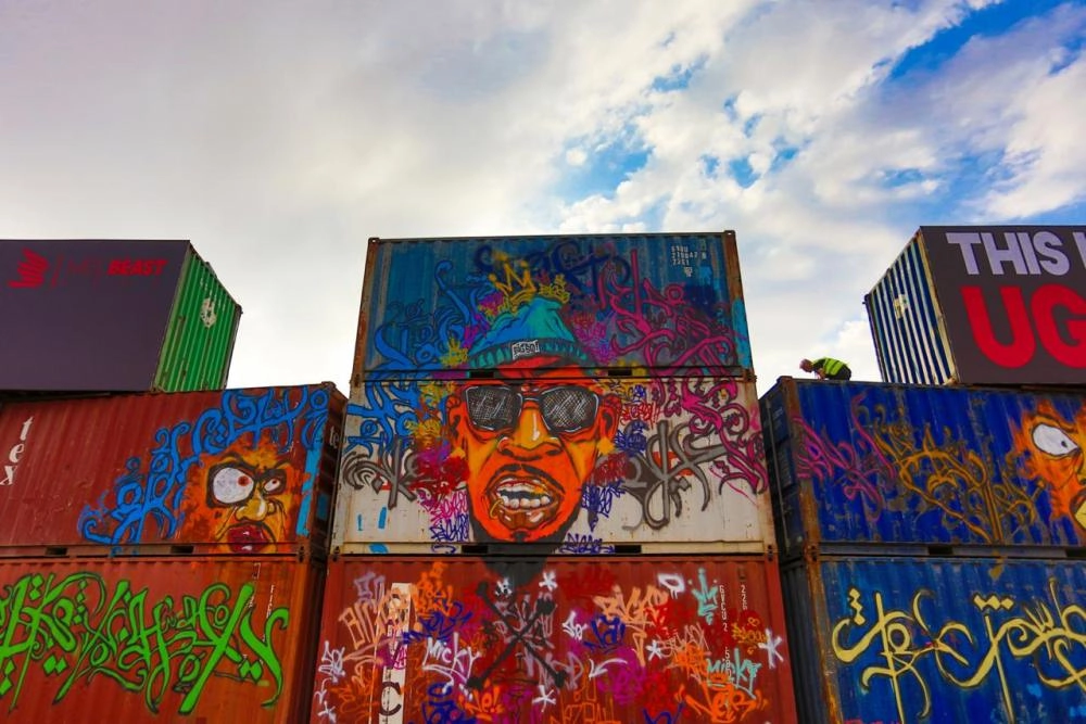 سعوديون مبدعون يتطلعون إلى الشهرة والعالمية في مجال الـ DJ من خلال مهرجان "مدل بيست"