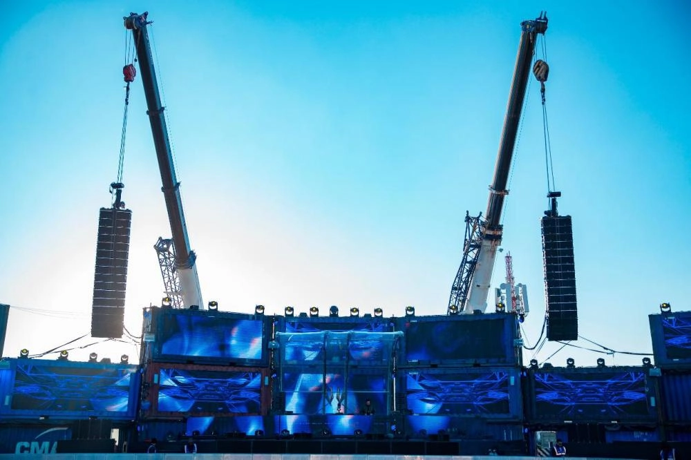 موسيقيون سعوديون وعرب وعالميون في اليوم الأول من المهرجان
