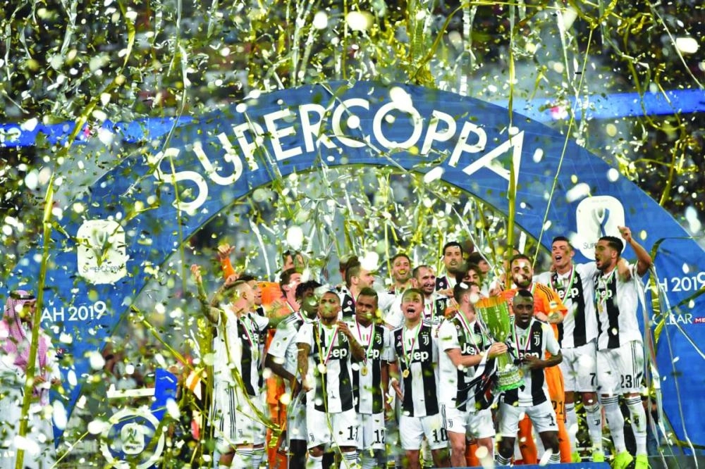 






تتويج يوفنتوس بالنسخة السابقة في جدة                                    (مكة)