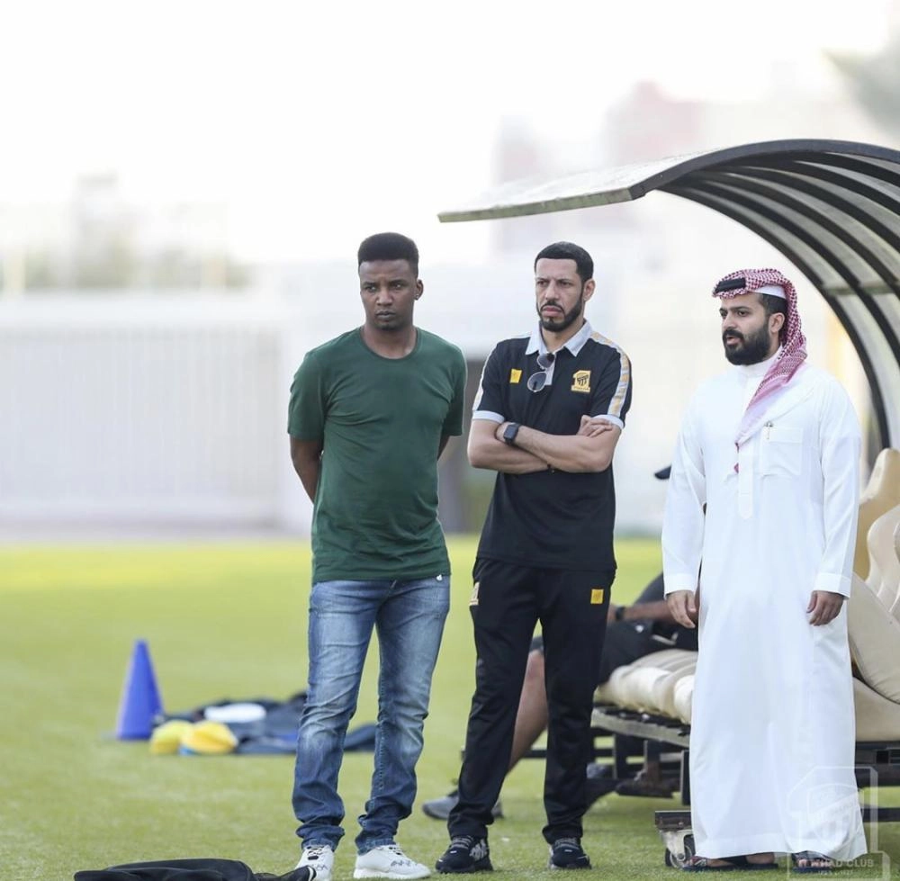 محمد نور متابعا التدريبات