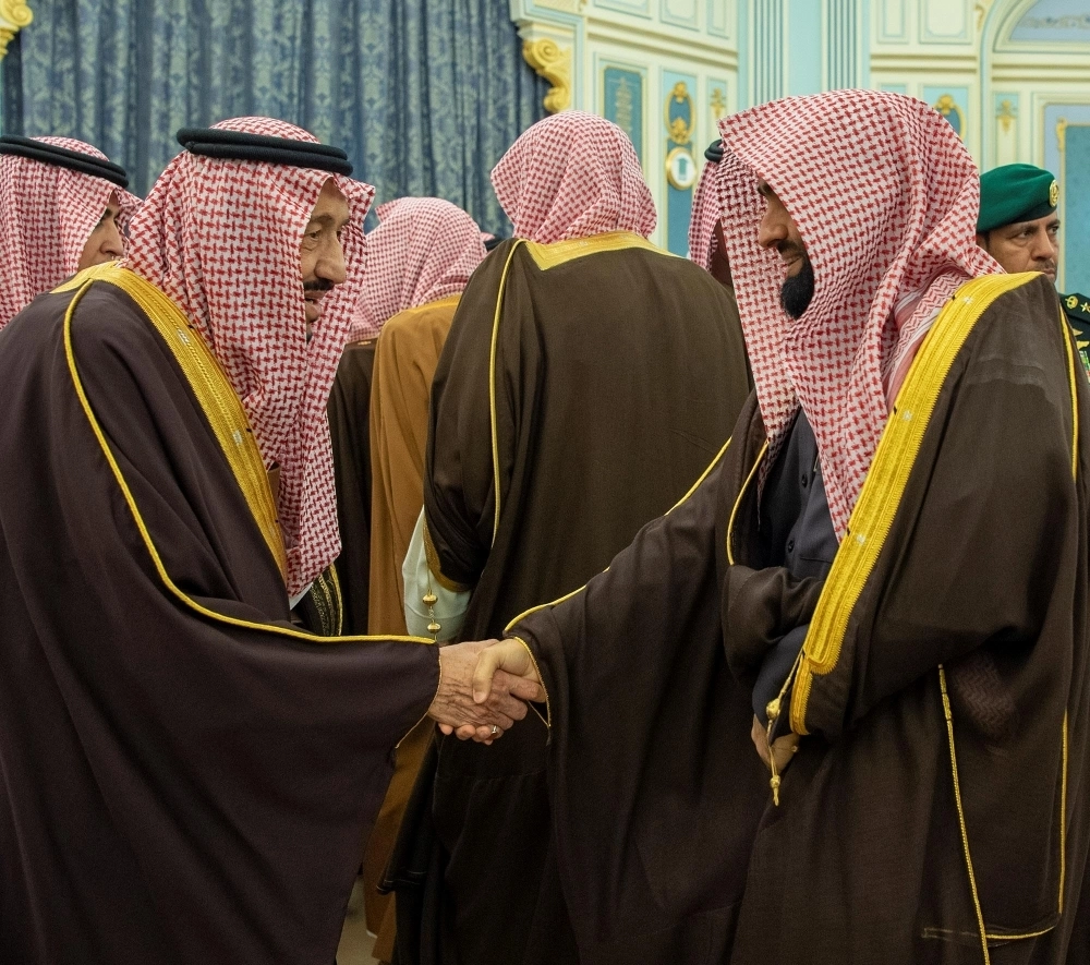 من مراسم الاستقبال في الرياض أمس