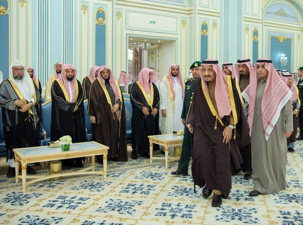 من مراسم الاستقبال في الرياض أمس