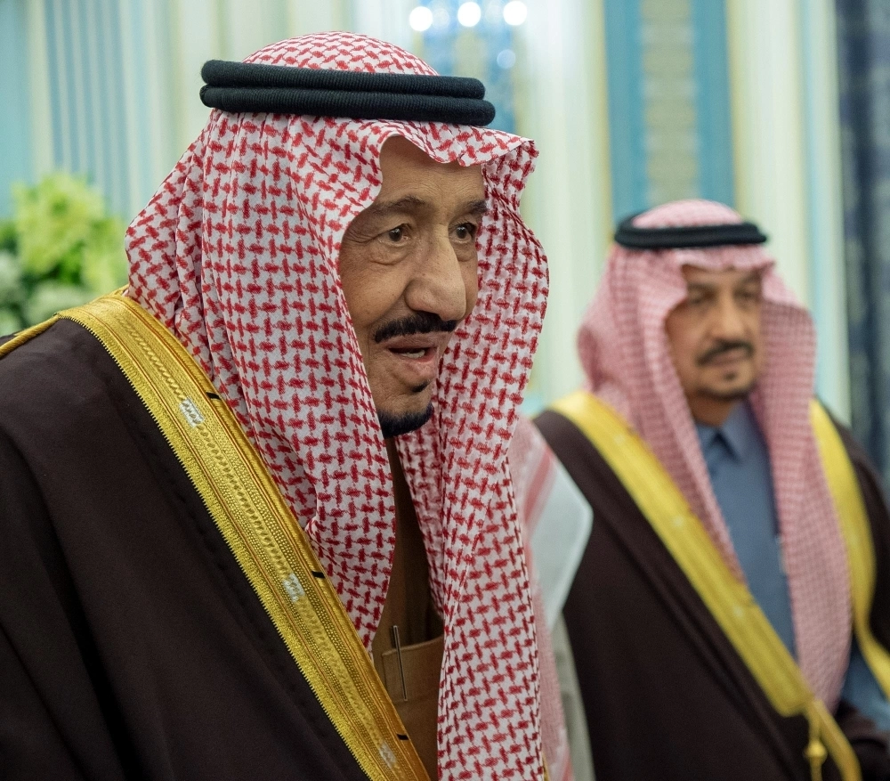 من مراسم الاستقبال في الرياض أمس