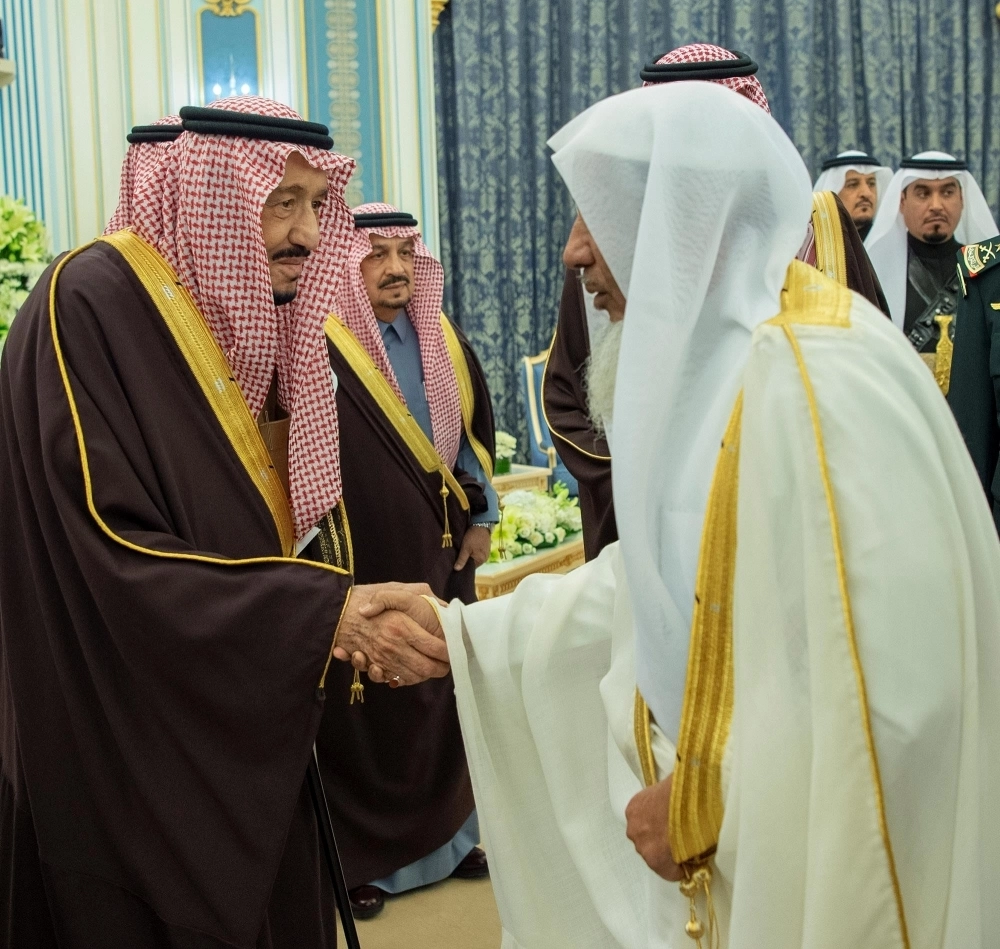 من مراسم الاستقبال في الرياض أمس