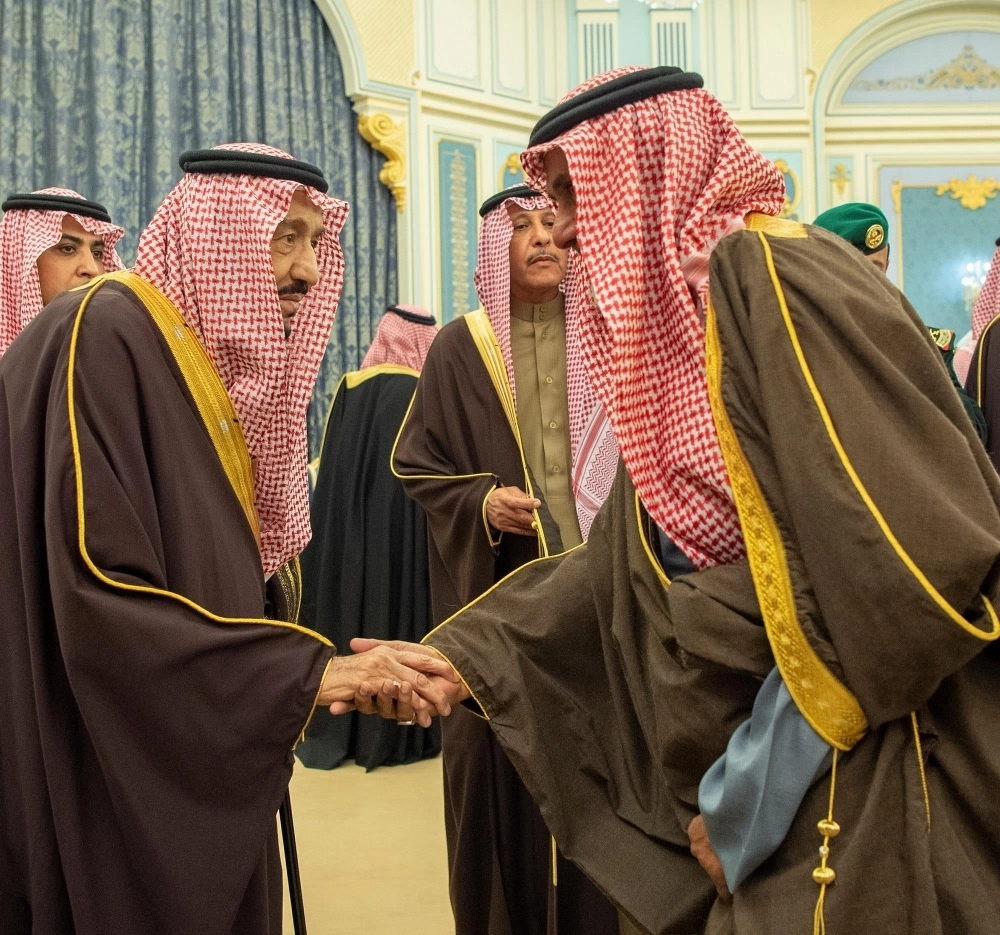 من مراسم الاستقبال في الرياض أمس