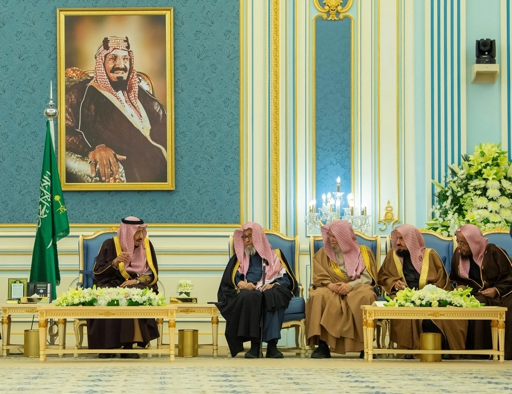 من مراسم الاستقبال في الرياض أمس