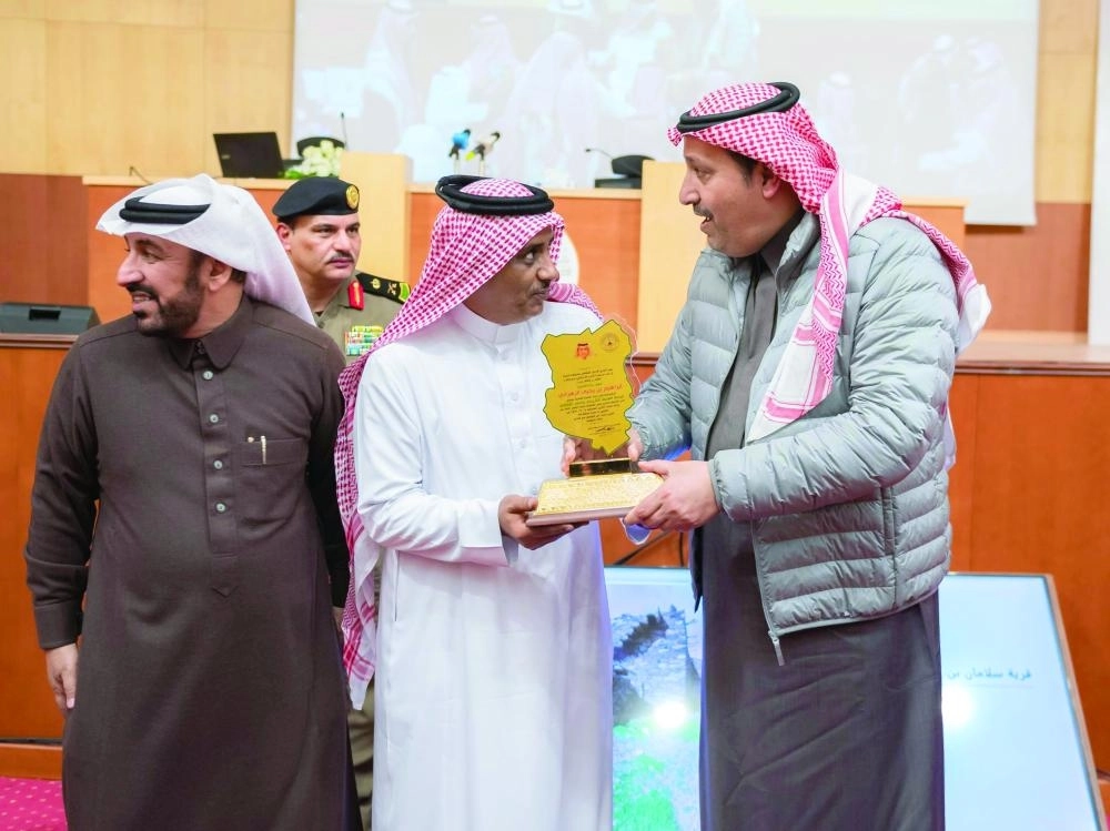 .. ولدى تكريمه الزهراني (واس)