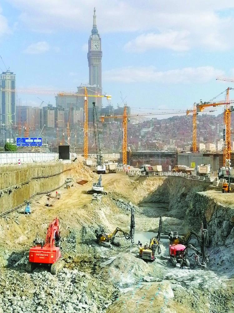  من أعمال مشروع الطريق الموازي الذي يحتضن بوليفارد مكة (أنس الحارثي)