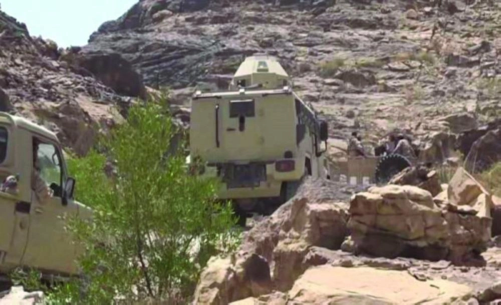 






آليات للجيش اليمني في رازح بصعدة                            (مكة)