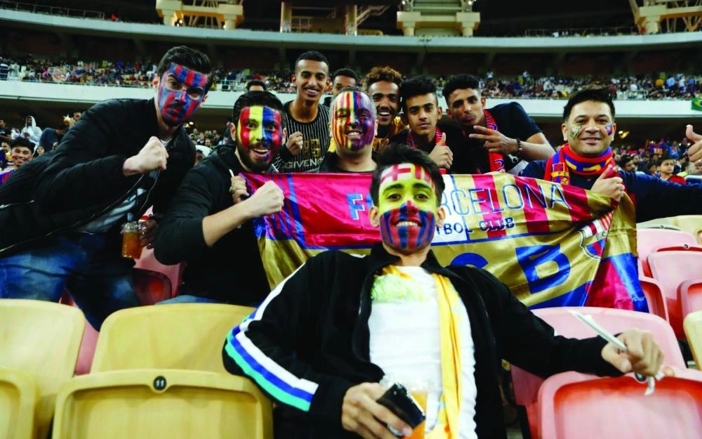 






جانب من جماهير برشلونة في الجوهرة (موقع برشلونة)