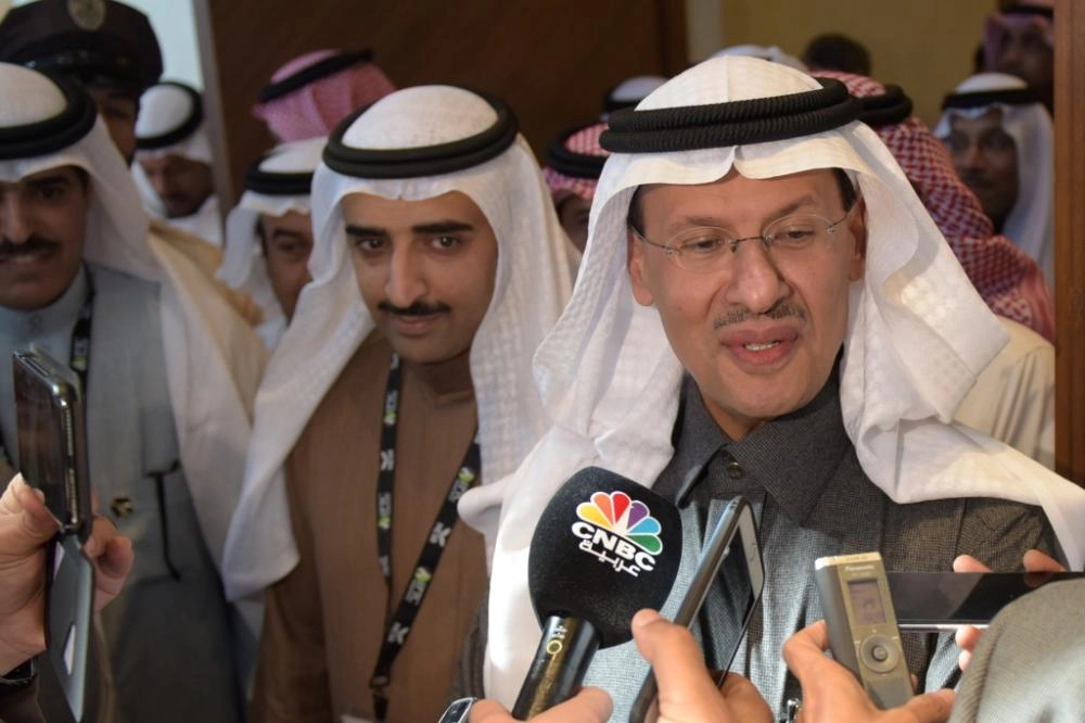 






وزير الطاقة خلال حديثه للإعلام أمس